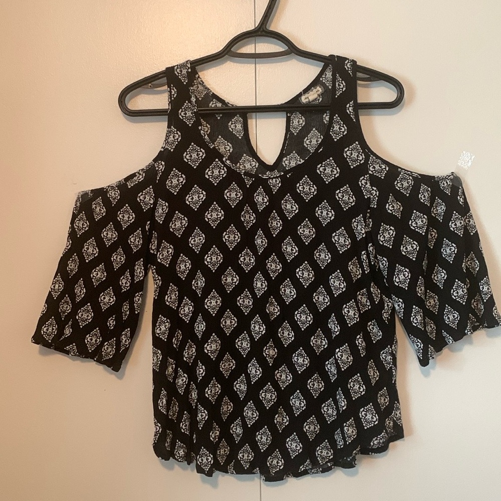 Eyeshadow Black & White Abstract Cold Shoulder Boho Blouse Size Medium